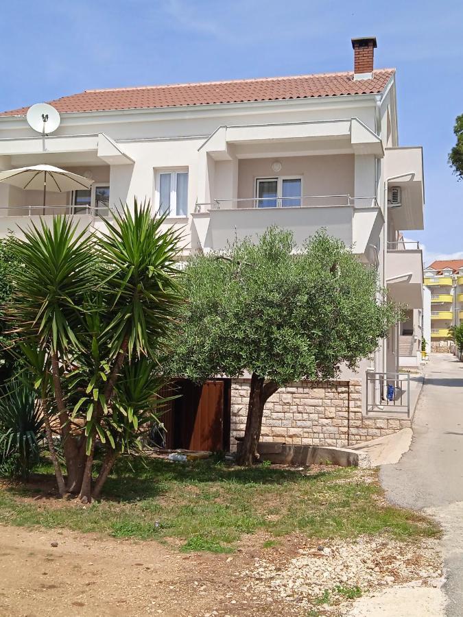 Apartments Renco Novalja Extérieur photo